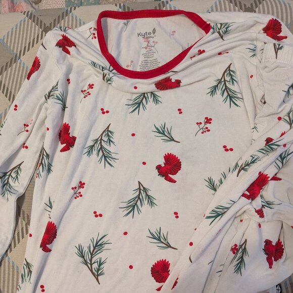 Kyte Baby long sleeve Christmas PJs pajamas - Winterberry (size 7) - Picture 2 of 3